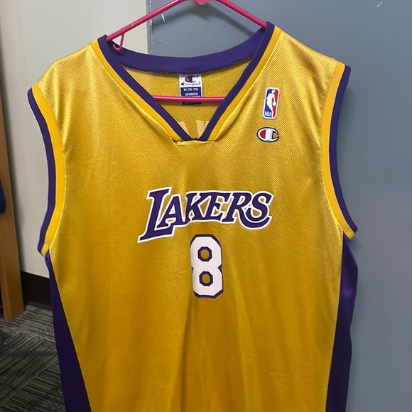 Champion 2000s Kobe Bryant “8” Jersey, Size XL 18-20 - Picture 1 of 2